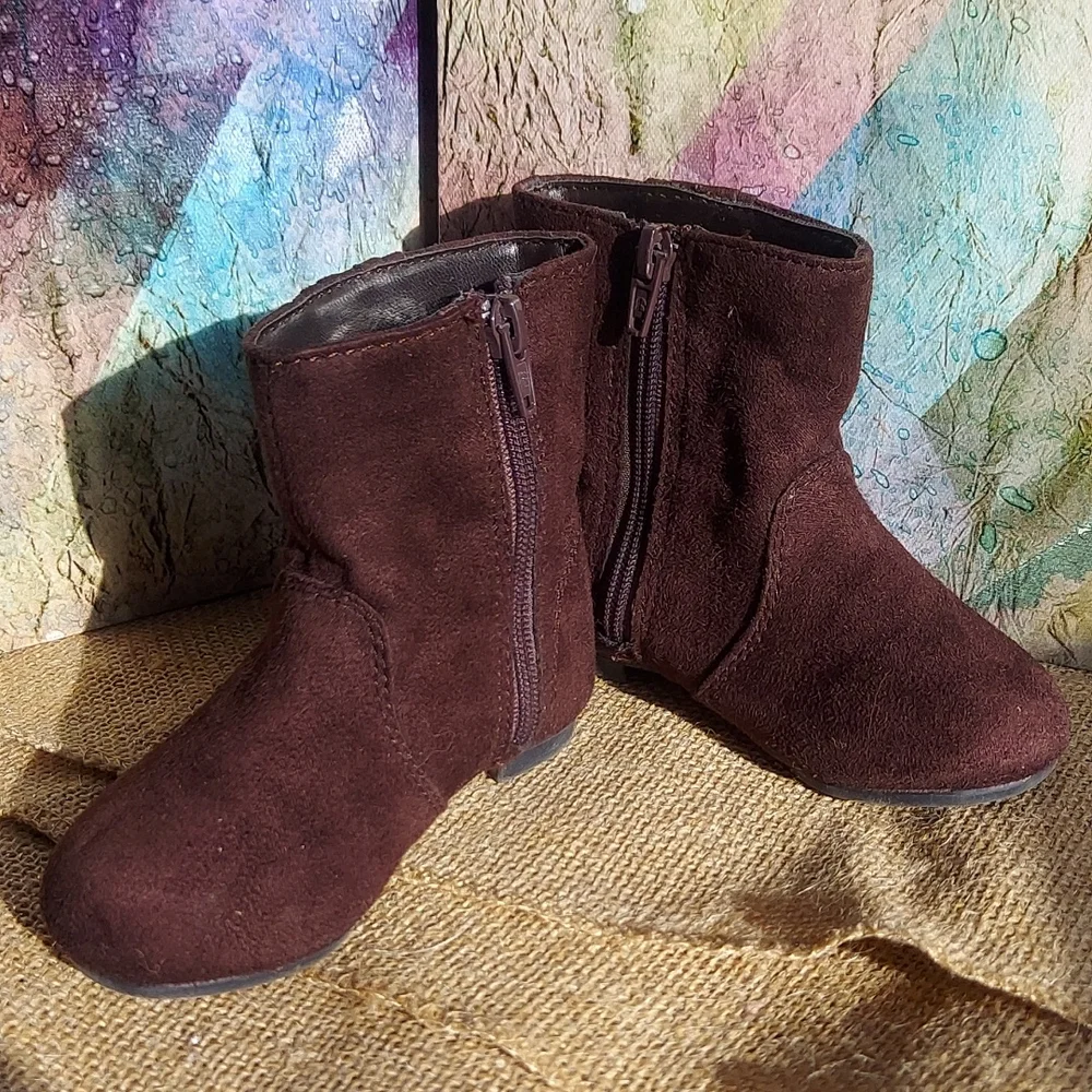 Dora the Explorer Boots - Picture 2 of 4
